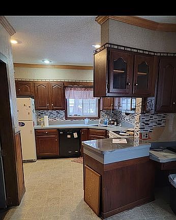 3rd image of 53 Stewart Ave