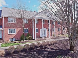 724 Robinwood Dr, Pittsburgh, PA 15220