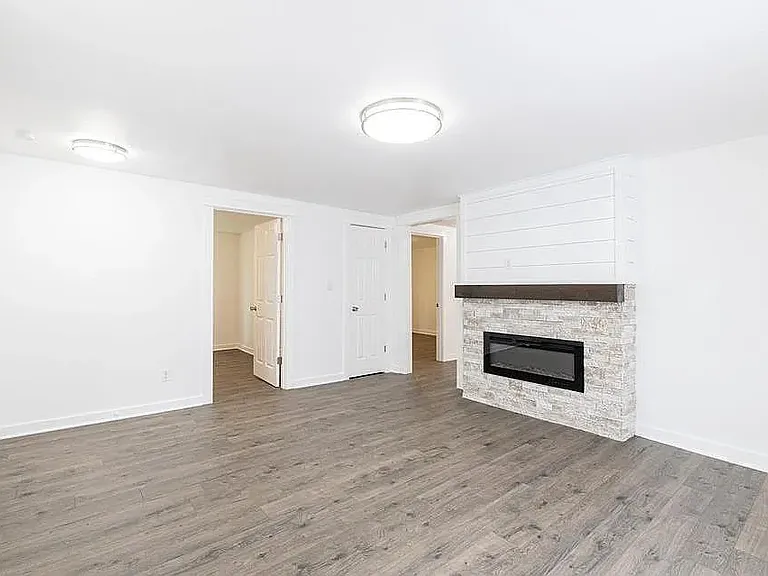 3630 Benton Rd — Photo 2