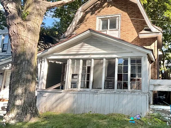 515 Jason Ct, Lansing, MI 48910