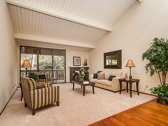 4th image of 2383 Ticonderoga Dr