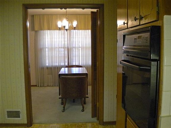 5th image of 708 N Arapaho St