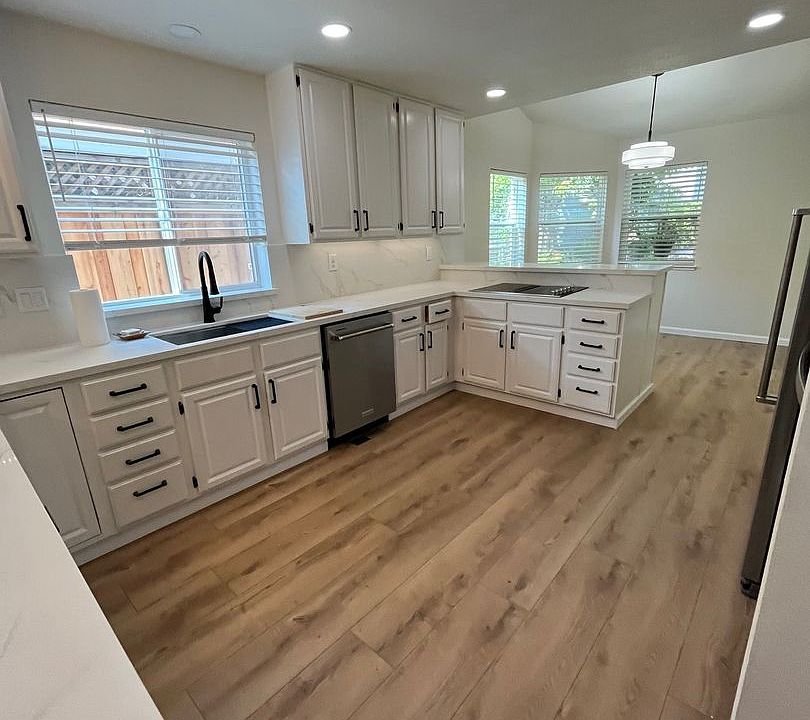 1st image of 728 La Homa Dr