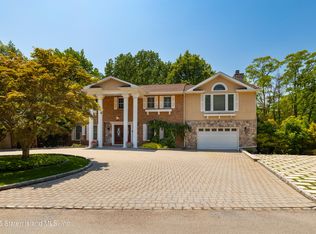 110 Wadsworth Rd, Staten Island, NY 10305