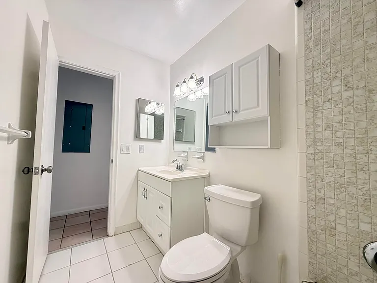 630 NE 19th Ave — Photo 15