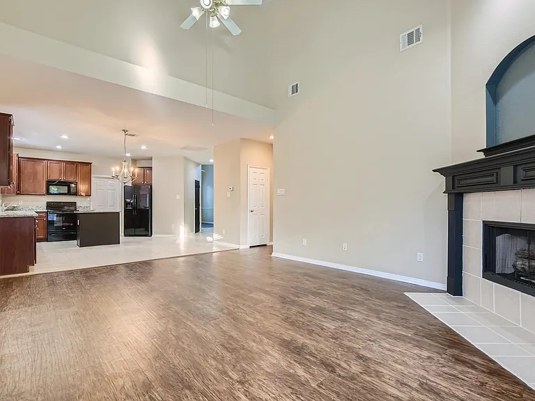5301 Lily Dr — Photo 6