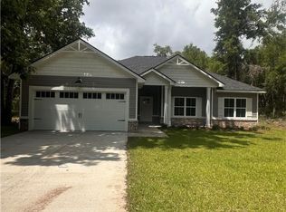 102 Mangrove Ct, Jesup, GA 31546