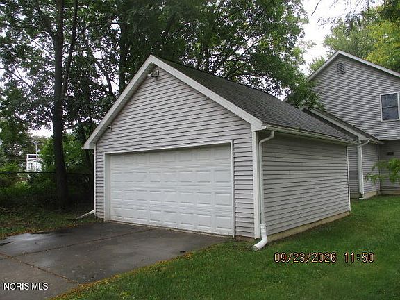 4th image of 2020 Locust St