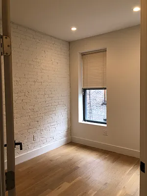 Rented by ROUND CUBE GROUP LLC | media 11