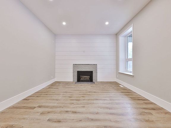 5th image of 12 Suffolk St W