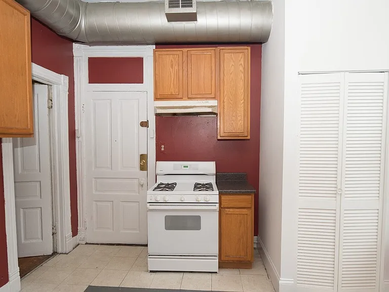 1058 N Rockwell St #F3 — Photo 7