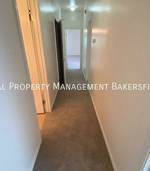 10720 Alexander Falls Ave — Photo 7