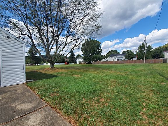 5th image of 32 Northgate Dr