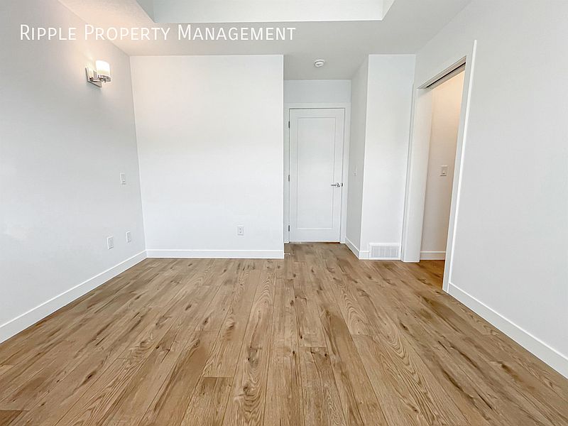 Calgary Townhouse for rent - 3 Bedrooms — photo 14