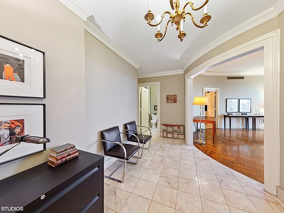 4th image of 3314 N Lake Shore Dr APT 5B