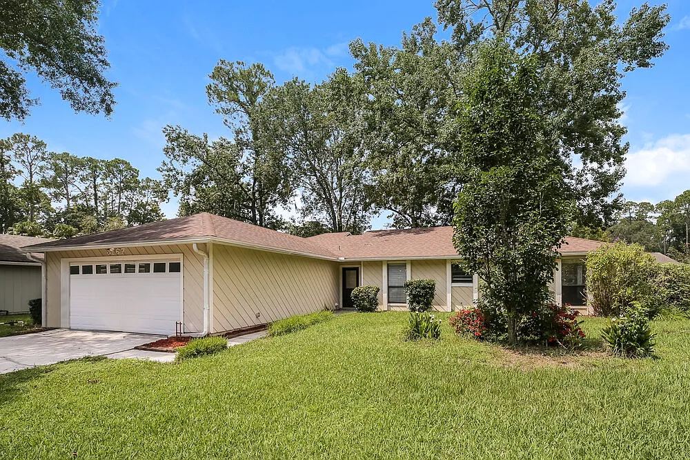 3 bed, 2.0 bath, 1720 sqft, $2,210 — Photo 3