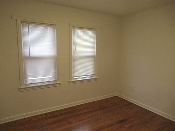 5th image of 1616 Douglas Rd