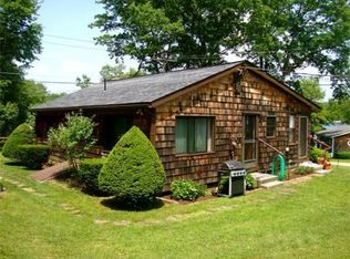 32 Shore Dr, Wales, MA 01081