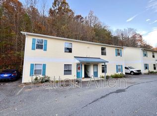 121 Citadel Dr APT 216, Cullowhee, NC 28723