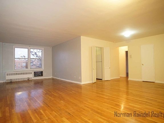 4th image of 1745 E 12th St APT 2L