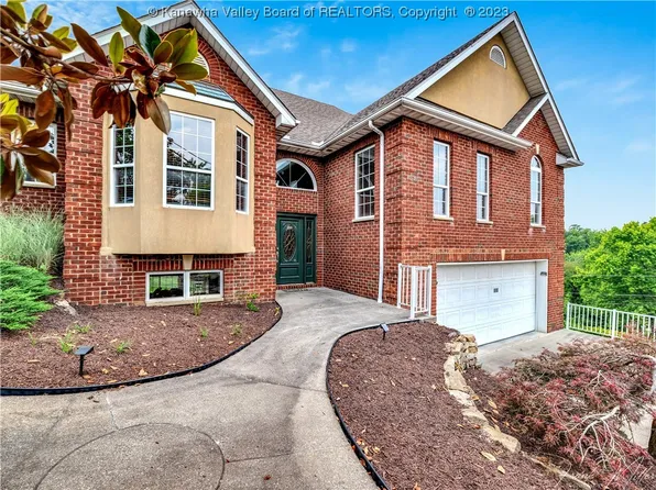898 Centers Rd, Charleston, WV 25311