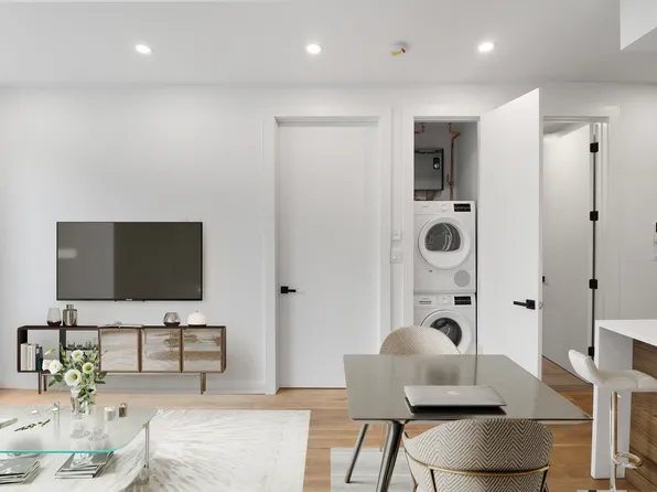 87 Carlton Avenue image 10 of 12