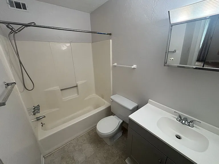 81 SE 16th Ave #D103 — Photo 6