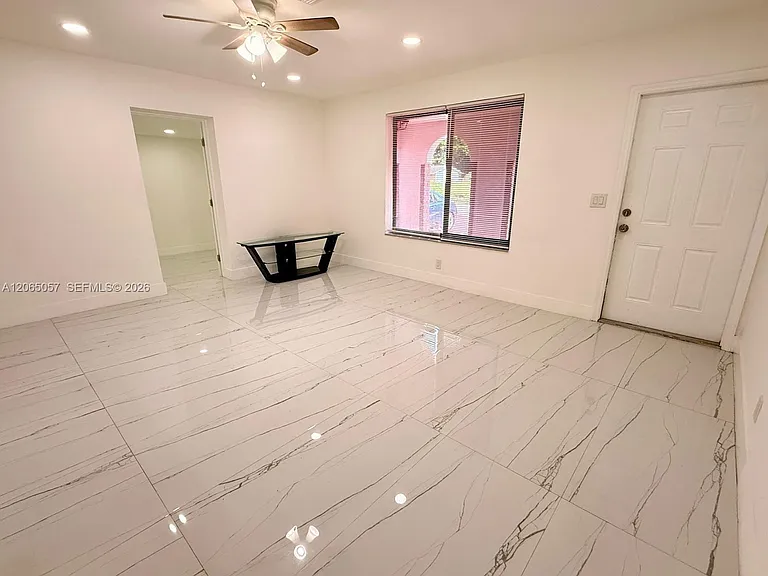 4088 SW 51st St #A — Photo 5