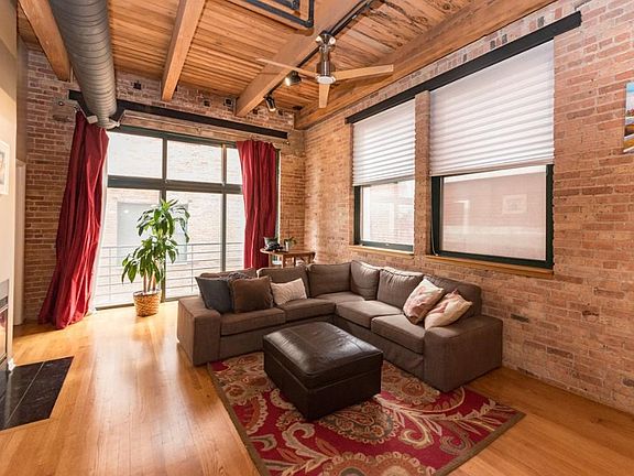 3rd image of 1735 N Paulina St #400