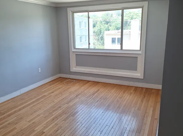 2844 Hartford St SE APT 203, Washington, DC 20020