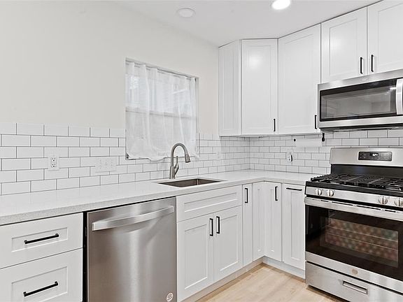 4th image of 1327 Idylwild St #B