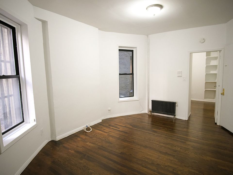 1st image of 225 W 105th St APT 2RE