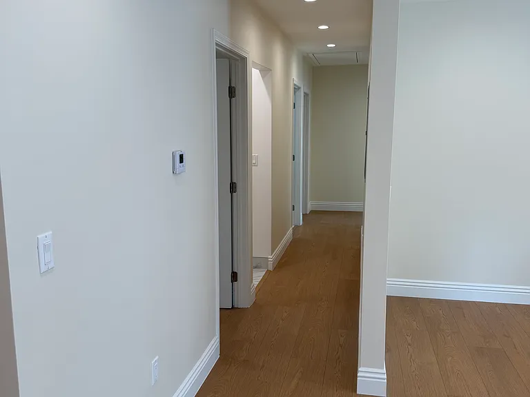 11575 Garrick Ave — Photo 18