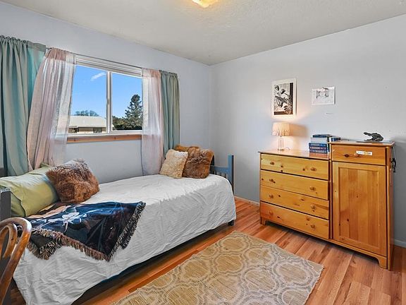 4th image of 807 Hill Dr