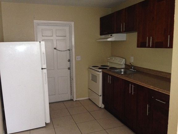 2nd image of 10111 N Aster Ave APT B