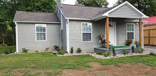 1st image of 2902 Julian Dr NE