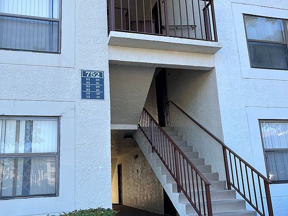 2nd image of 752 Executive Center Dr APT 34