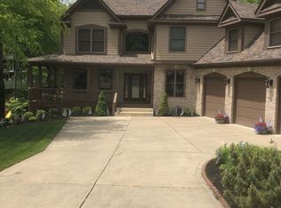 9042 Anchorage Dr, Indianapolis, IN 46236