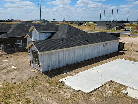 3rd image of 438 Sandy Rd