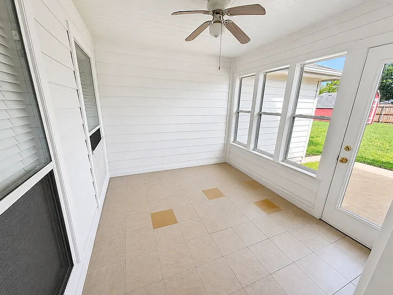 1327 Walter Ellison Dr — Photo 17