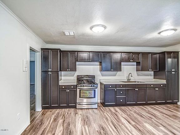 3rd image of 2616 W Hayward Ave