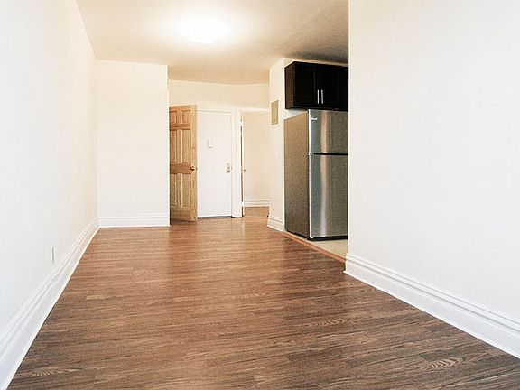 5th image of 2263 43rd St #33