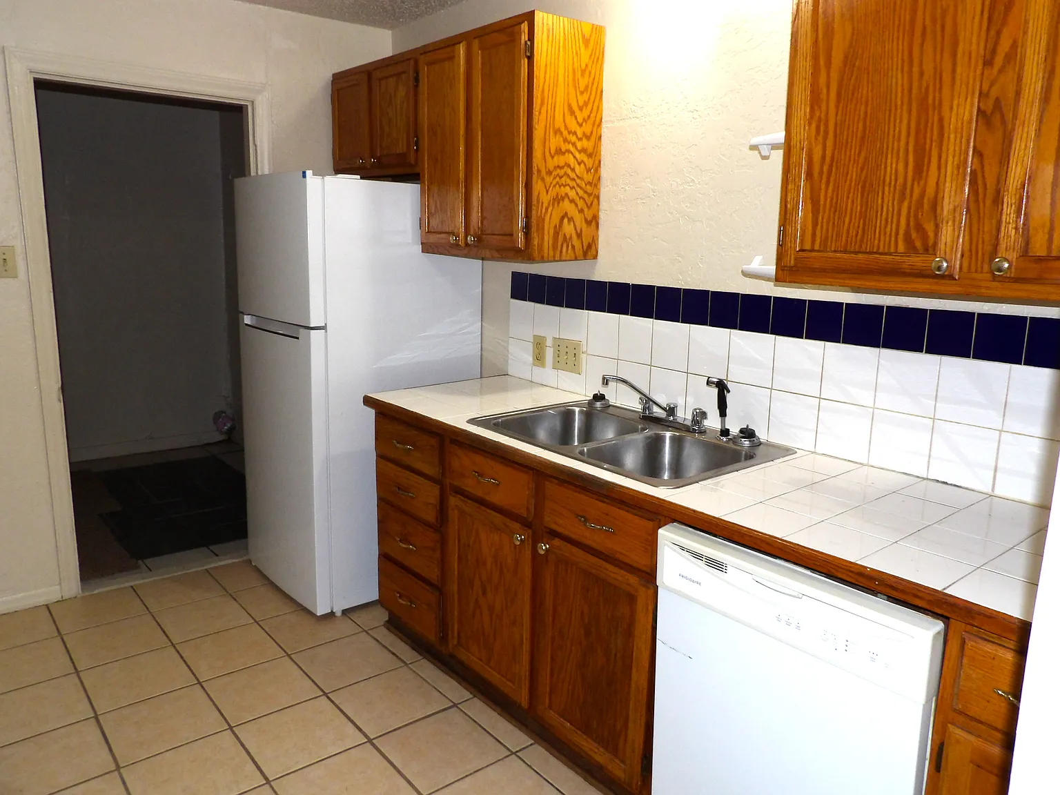 2 bed, 727 sqft, $595 — Photo 4