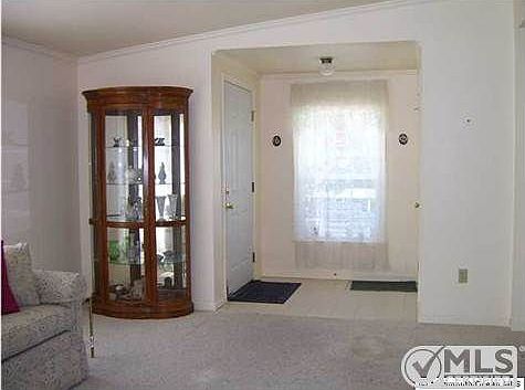 4th image of 708 Evergreen Ct