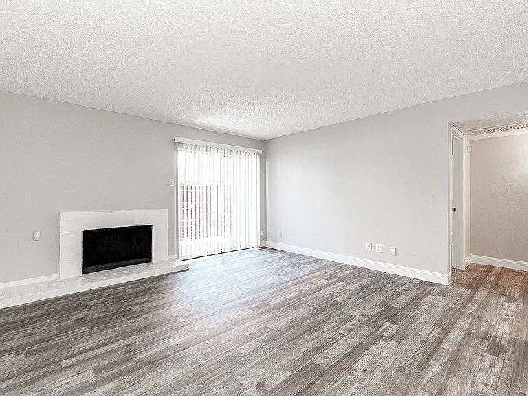 Vine Apartments — Photo 35