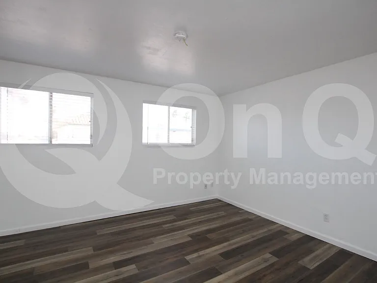 2211 W Turney Ave #B — Photo 7