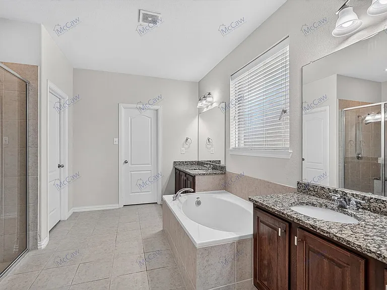 1314 Torrington Ln — Photo 15