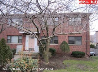 2350 5th St APT B1, Fort Lee, NJ 07024