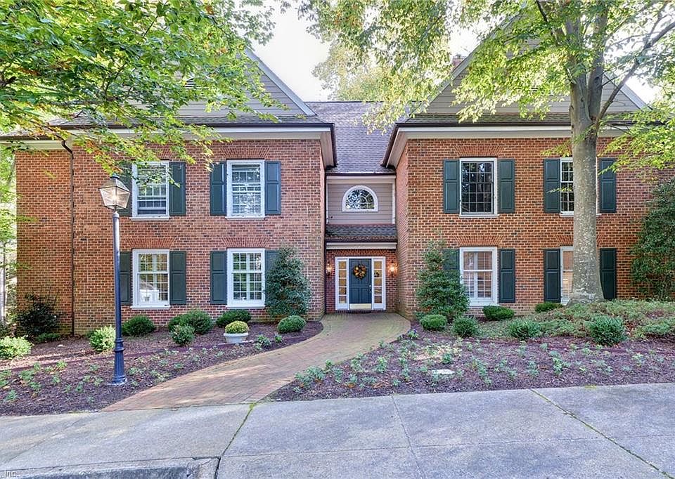 1st image of 225 Woodmere Dr #8A
