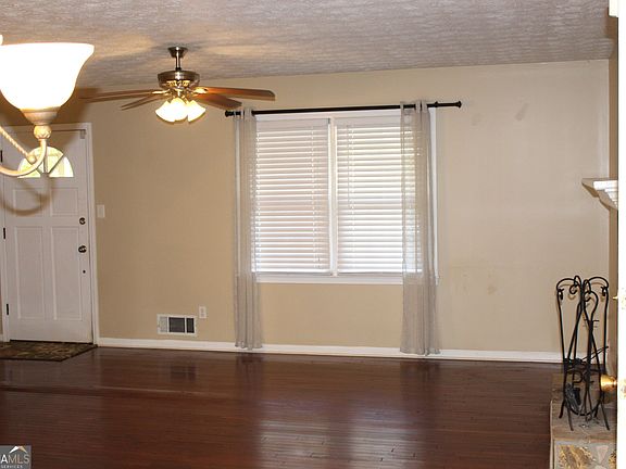 5th image of 3030 Green Meadow Ln